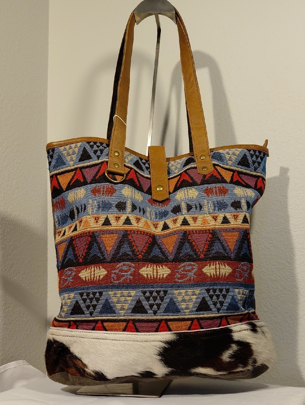 AnnGoti Aztec Print Tote Bag